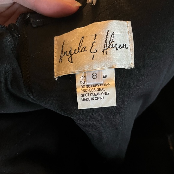 Beaded & embroidered crop top - Picture 3 of 6